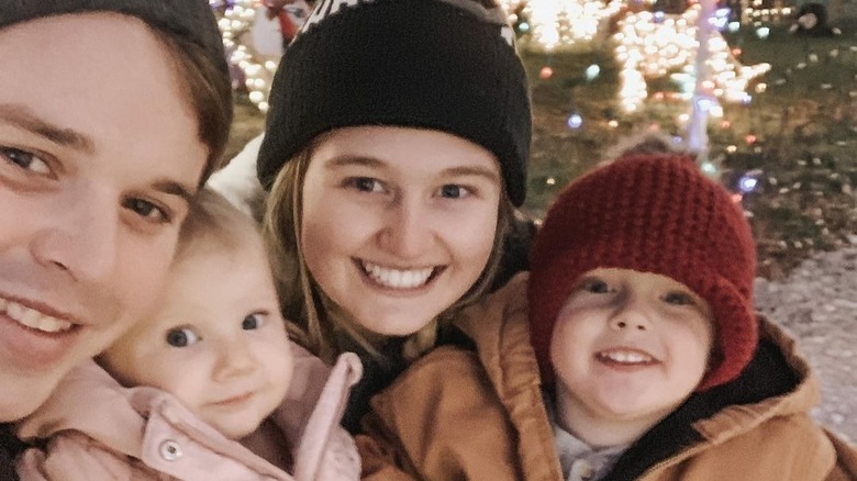 Joe, Kendra Duggar and kids looking at Christmas lights