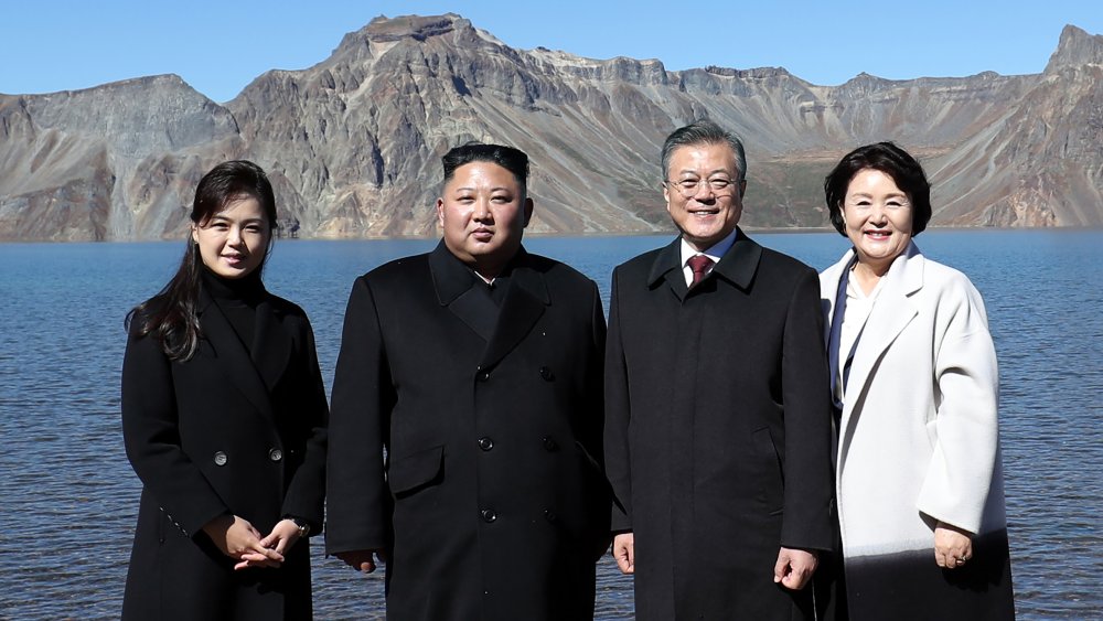 Ri Sol-ju, Kim Jong-un, South Korean leader Moon and wife