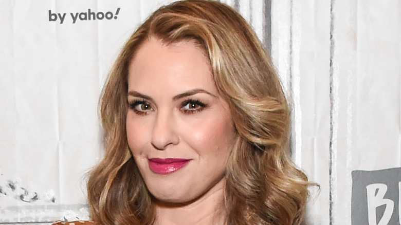 Leslie Grossman on red carpet