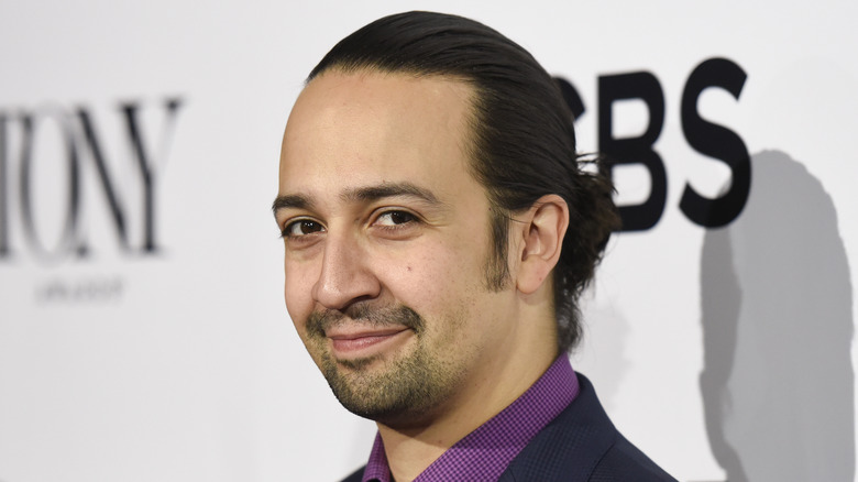 Lin-Manuel Miranda shows off his ponytail