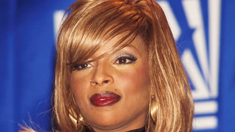 Mary J. Blige with bangs