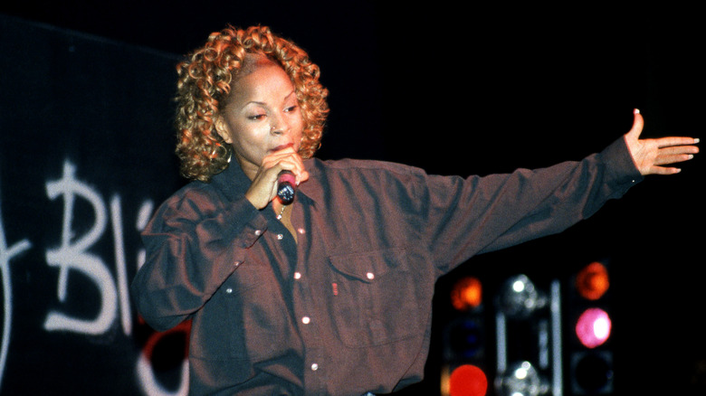 Mary J. Blige in a black shirt