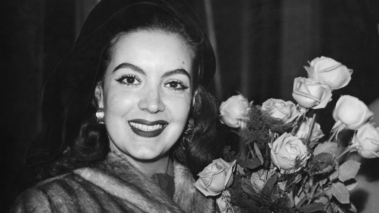 Maria Felix with flowers