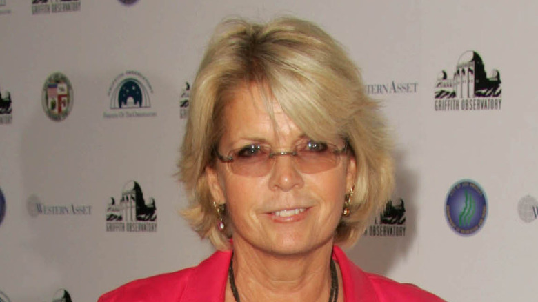 Meredith Baxter with sunglasses, posing