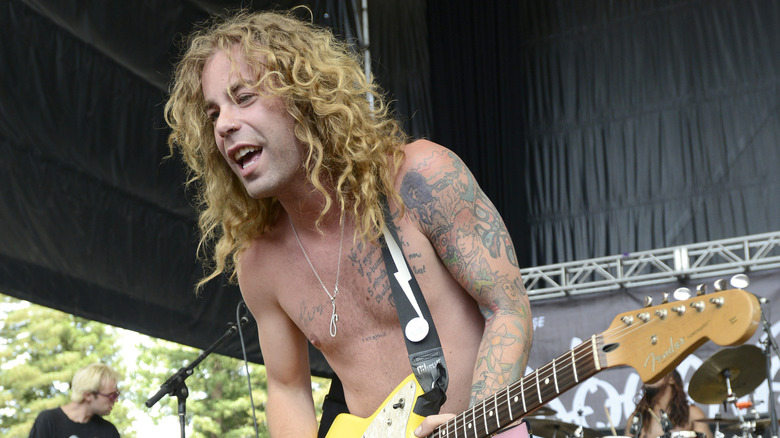 Mod Sun at 2015 Vans Warped Tour