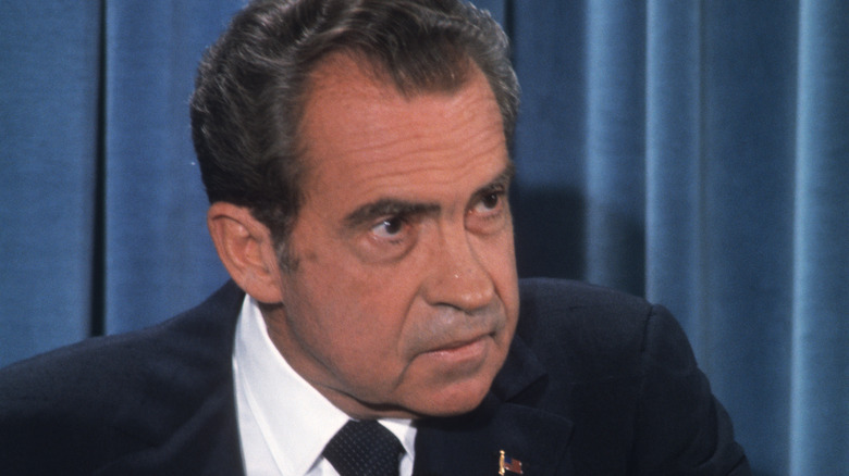 Richard Nixon glaring at 1973 press conference