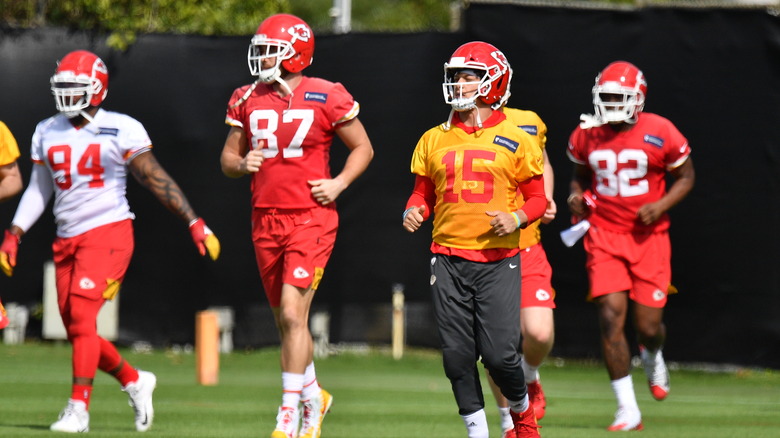 Patrick Mahomes with his teammates