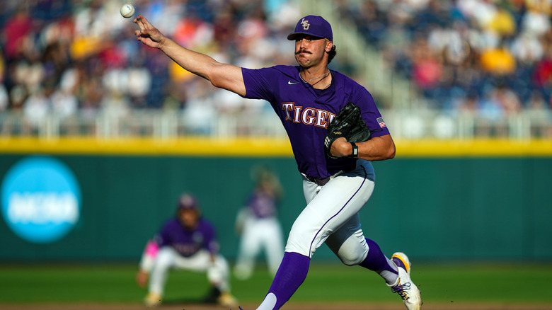 Paul Skenes pitches at LSU