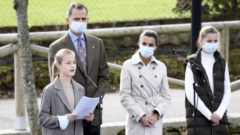 Spanish royal family attending an event 2014