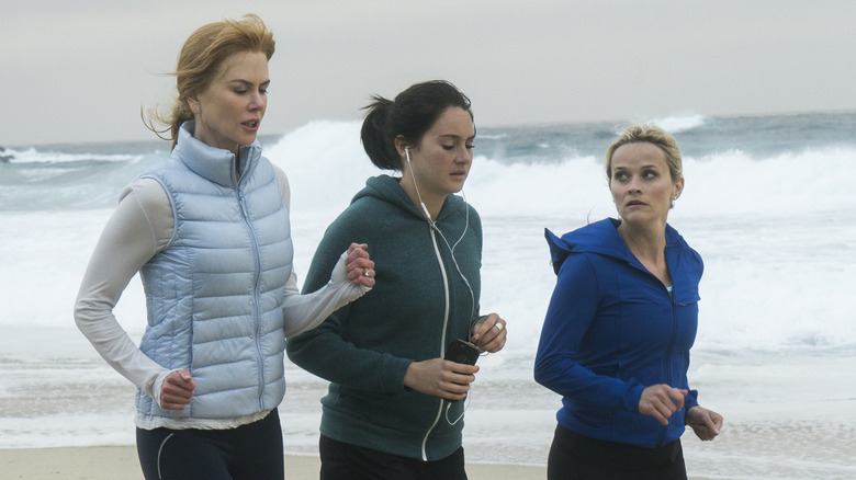 Reese Witherspoon in Big Little Lies, jogging with women