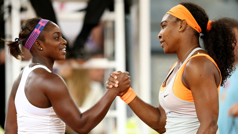 Sloane Stephens and Serena Williams shake hands