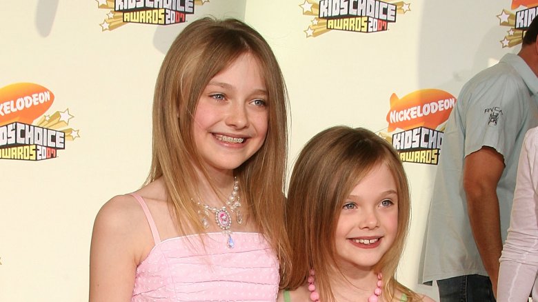 Fanning sisters
