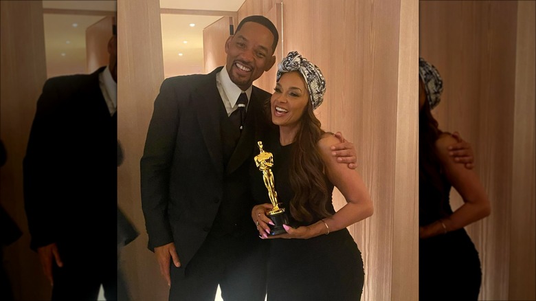 Will Smith and Sheree Zampino posing with his Oscar