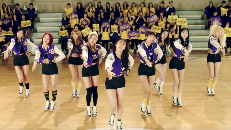 TWICE "Cheer Up" video