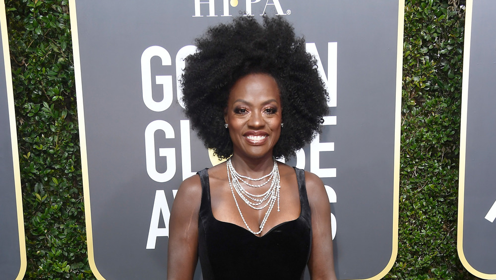 Viola Davis wearing afro