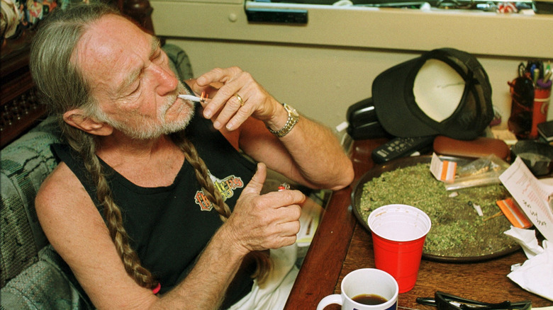 Willie Nelson smoking