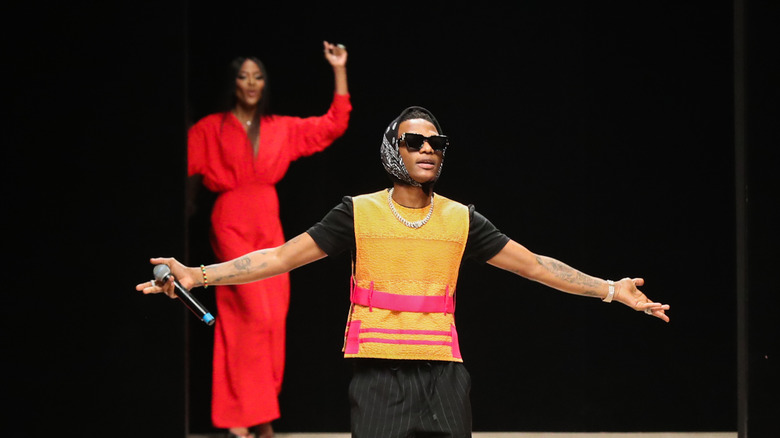 Naomi Campbell cheers Wizkid on