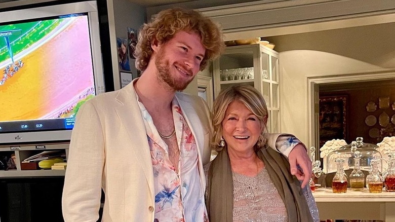 Yung Gravy with arm around Martha Stewart