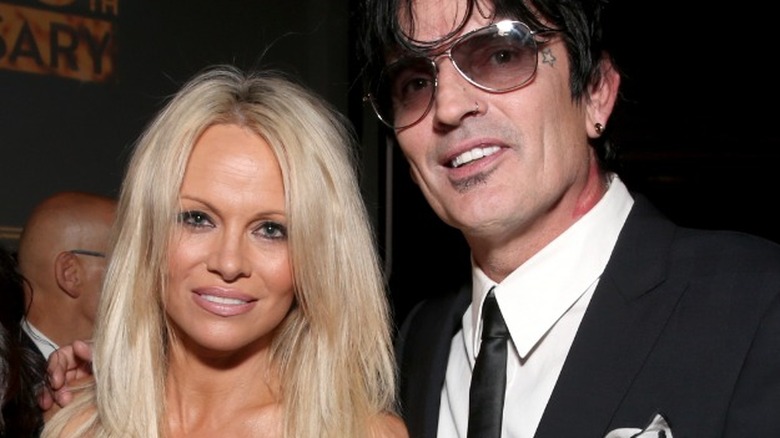 Pamela Anderson and Tommy Lee posing together