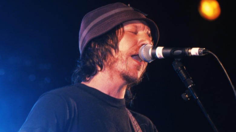 Elliott Smith singing