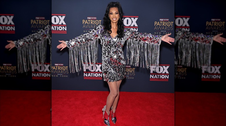 Harris Faulkner posing on the red carpet for the 2024 Patriot Awards.