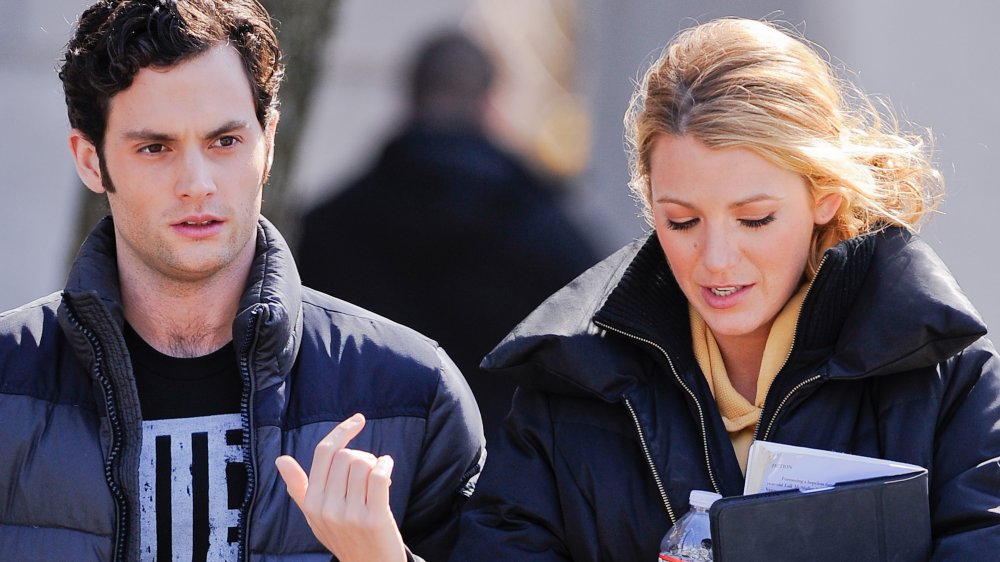 Penn Badgley and Blake Lively on the set of Gossip Girl 