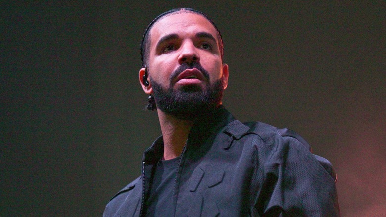 Drake performs in all-black outfit