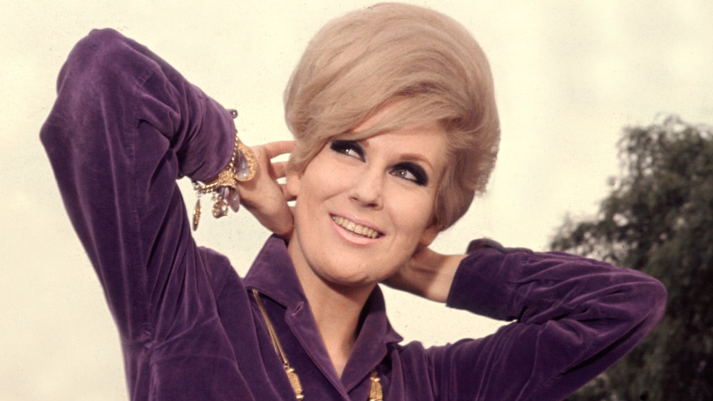 Dusty Springfield hands behind head