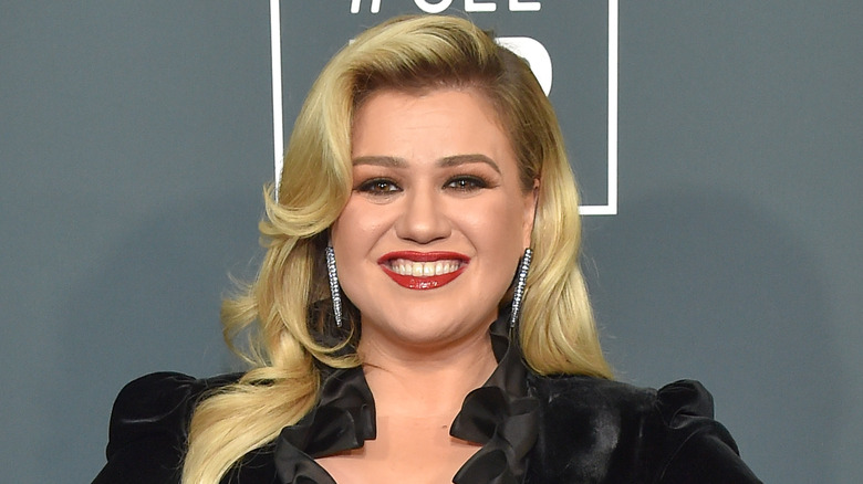 Kelly Clarkson wearing black