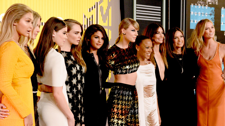 Taylor Swift's girl squad, posing