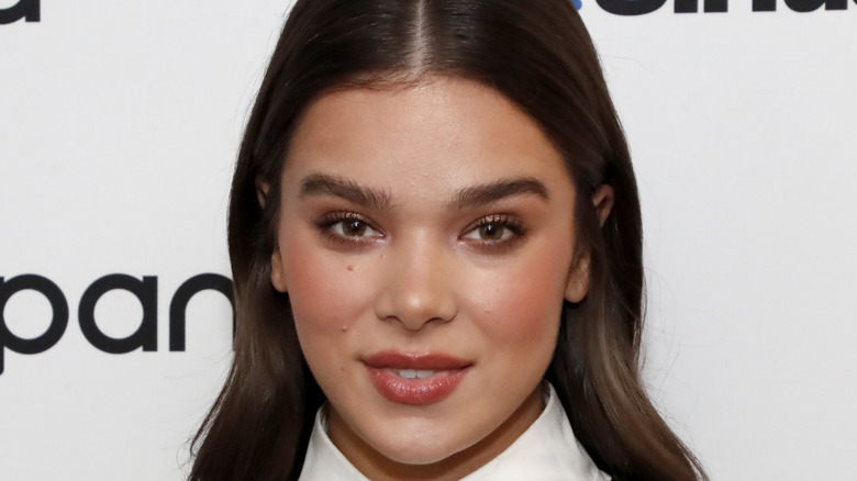 Hailee Steinfeld smiling