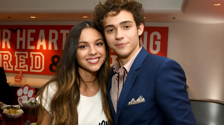 Olivia Rodrigo and Joshua Bassett posing together