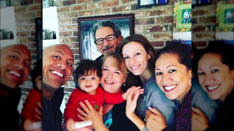 Dwayne Johnson, Lauren Hashian, Sib Hashian with family