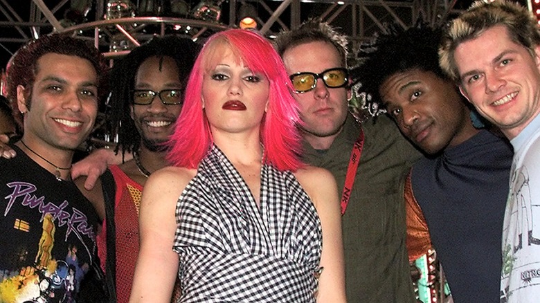 gwen stefani posing with no doubt