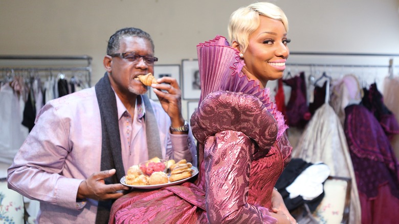 NeNe Leakes and Greg Leakes posing