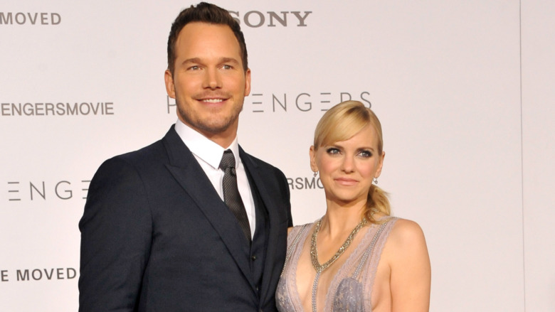 Chris Pratt and Anna Faris posing