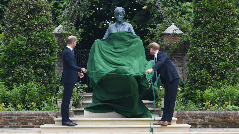 Prince William and Prince Harry unveiling the Princess Diana statue