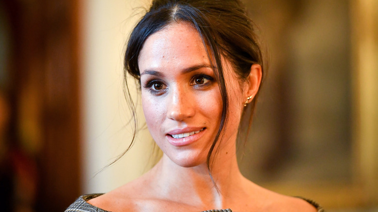 Meghan Markle messy hair