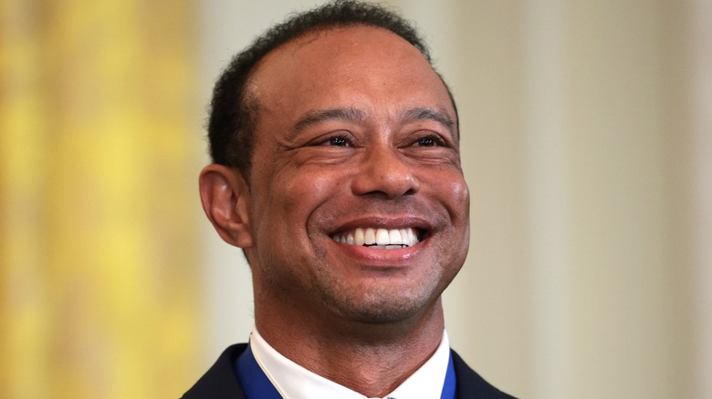 Tiger Woods receives a medal of honor from President Donald Trump (2025)