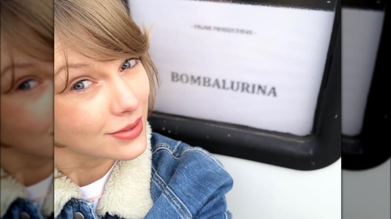 Taylor Swift makeup-free Bombalurina