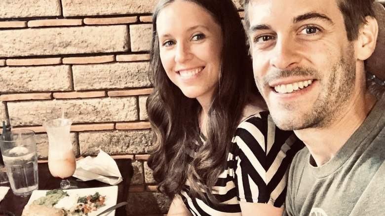 Jill Duggar, Derick Dillard taking a selife