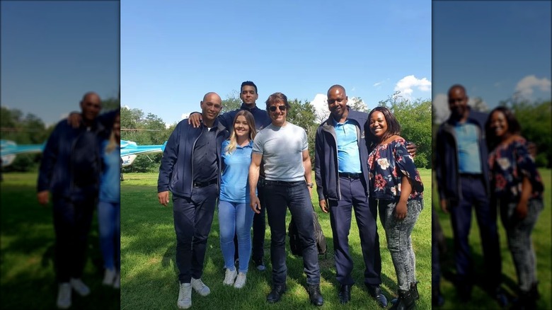 Tom Cruise poses with the Killarney Country Club team