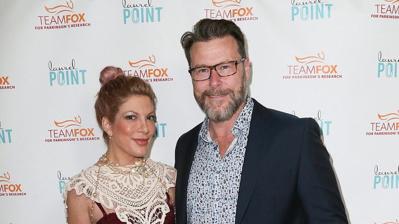 Tori Spelling and Dean McDermott on red carpet 