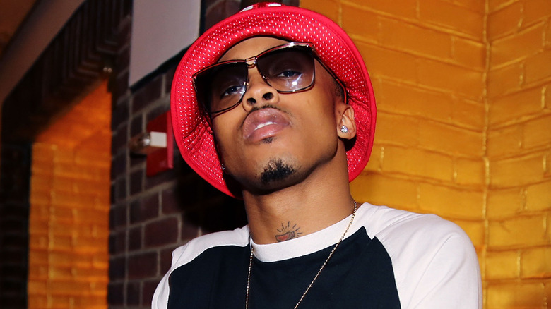 August Alsina posing