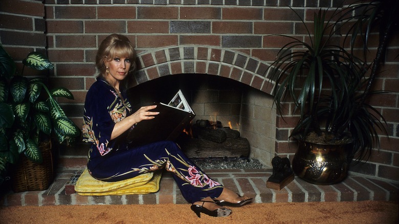 Barbara Eden reading