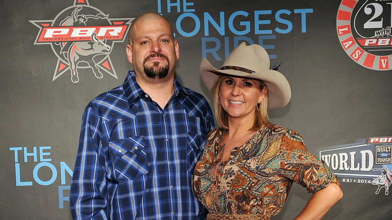 Jarrod Schulz and Brandi Passante pose on red carpet