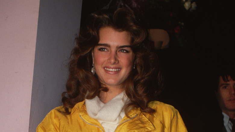 Brooke Shields posing at an event