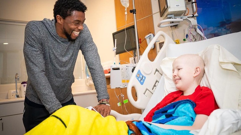 Chadwick Boseman speaks to hospitalized child