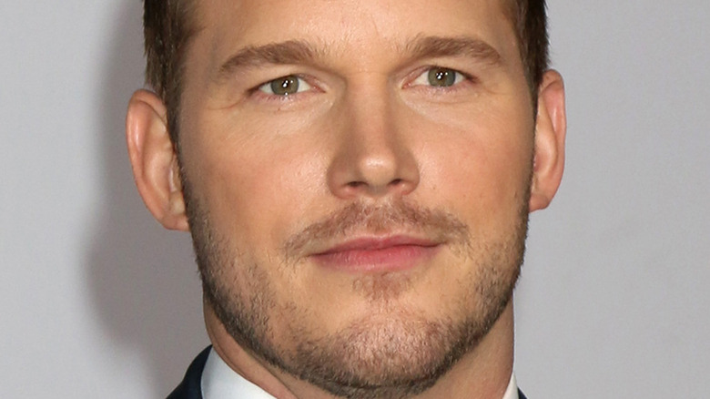 Chris Pratt posing for a photo 