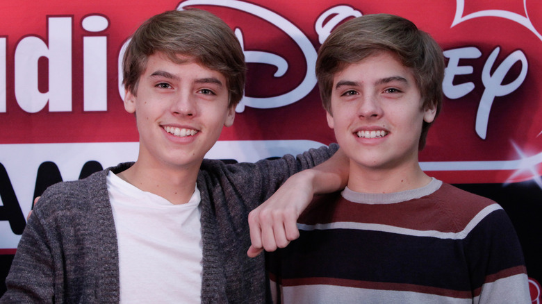 Cole and Dylan Sprouse smiling